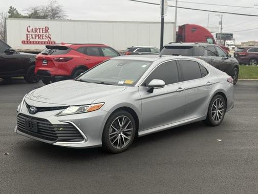 2022 Toyota Camry Hybrid XLE