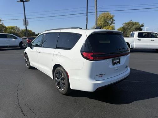 2025 Chrysler Pacifica Limited