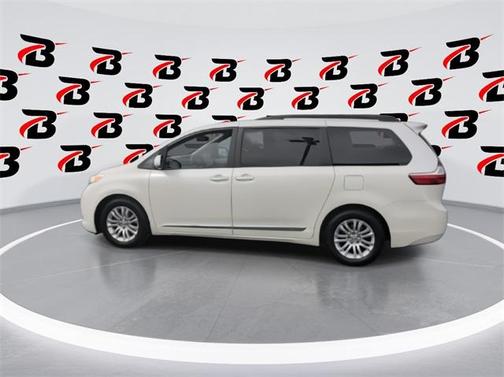 2016 Toyota Sienna XLE