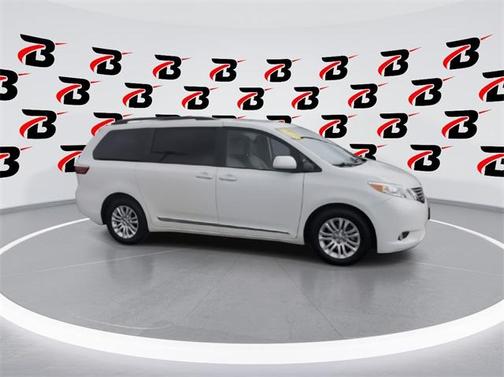 2016 Toyota Sienna XLE