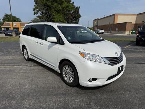2016 Toyota Sienna XLE