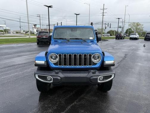2024 Jeep Wrangler 4-Door Sahara 4x4