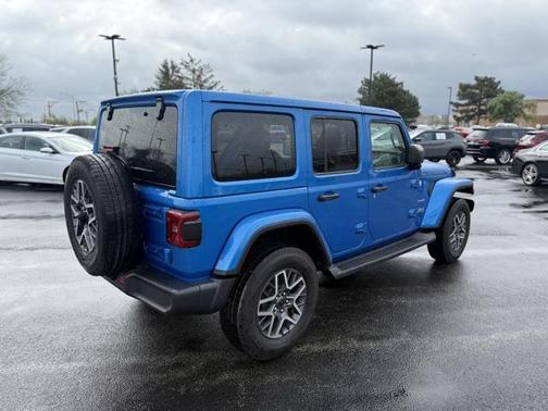 2024 Jeep Wrangler 4-Door Sahara 4x4