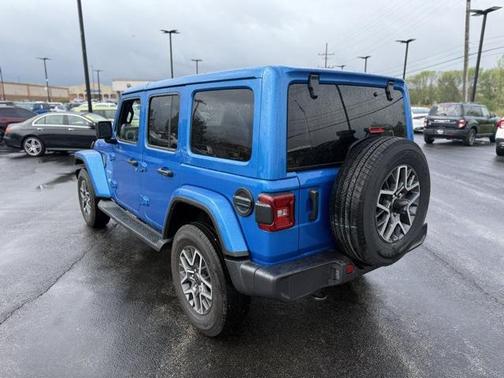 2024 Jeep Wrangler 4-Door Sahara 4x4