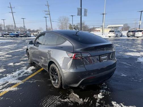 2022 Tesla Model Y Long Range Dual Motor All-Wheel Drive