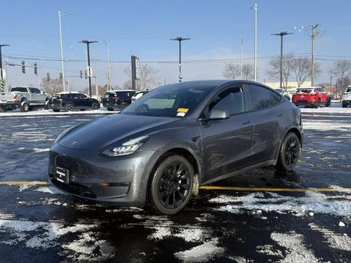 2022 Tesla Model Y Long Range Dual Motor All-Wheel Drive