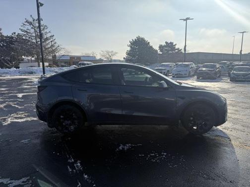 2022 Tesla Model Y Long Range Dual Motor All-Wheel Drive