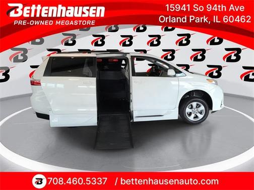 2020 Toyota Sienna LE