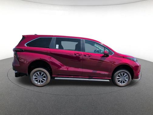 Ruby Flare Pearl 2024 Toyota Sienna LE