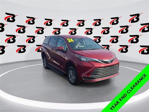 2024 Toyota Sienna LE