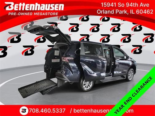 2025 Toyota Sienna XLE