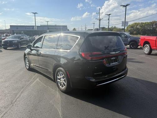 2025 Chrysler Pacifica L