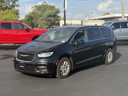 2025 Chrysler Pacifica L