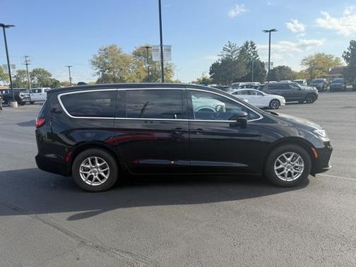 2025 Chrysler Pacifica L