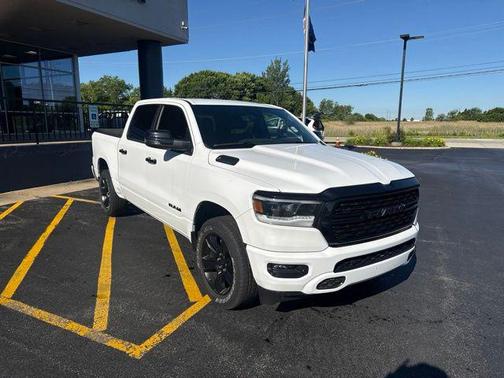 Bright White Clearcoat 2023 RAM 1500 Big Horn/Lone Star