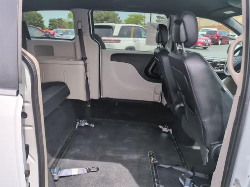 White Knuckle Clearcoat 2018 Dodge Grand Caravan SXT