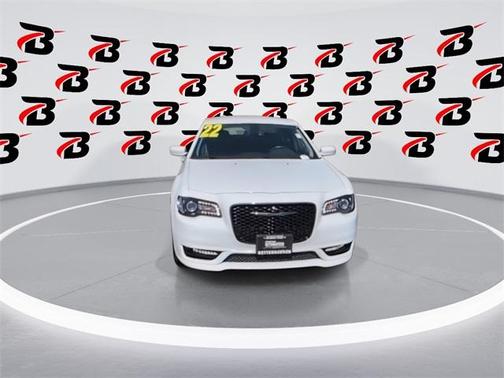 2022 Chrysler 300 Touring