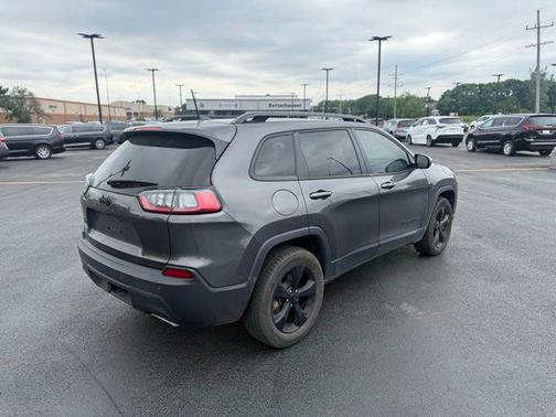 Granite Crystal Metallic Clearcoat 2019 Jeep Cherokee Altitude