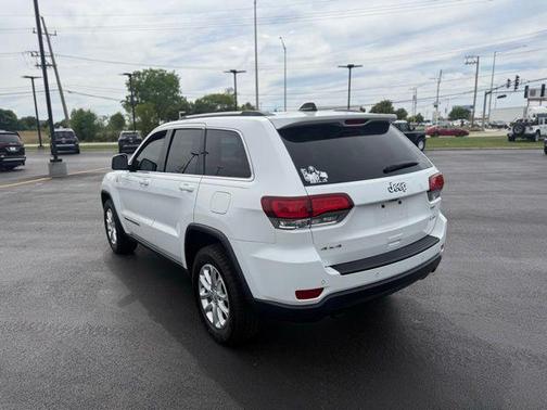 Bright White Clearcoat 2021 Jeep Grand Cherokee Laredo