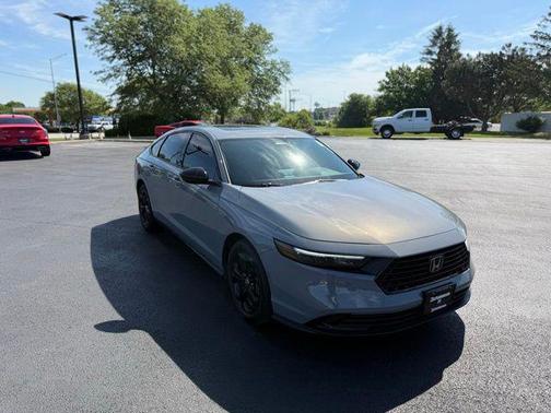 Urban Gray Pearl 2025 Honda Accord SE