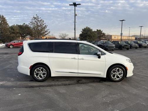 2023 Chrysler Pacifica Limited