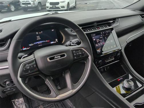 2024 Jeep Grand Cherokee L Laredo