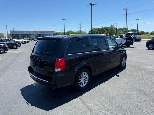 Black Onyx Crystal Pearlcoat 2019 Dodge Grand Caravan SXT