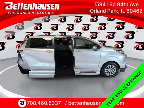 2024 Toyota Sienna XLE