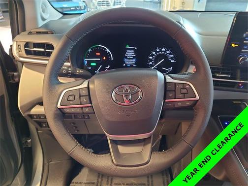 2024 Toyota Sienna XLE