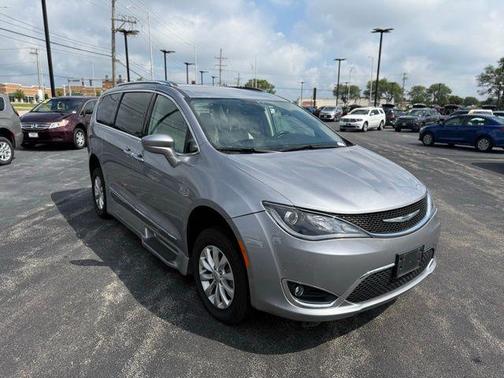 2018 Chrysler Pacifica Touring-L Plus