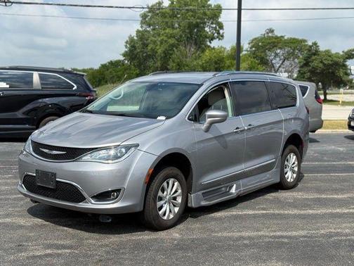 2018 Chrysler Pacifica Touring-L Plus