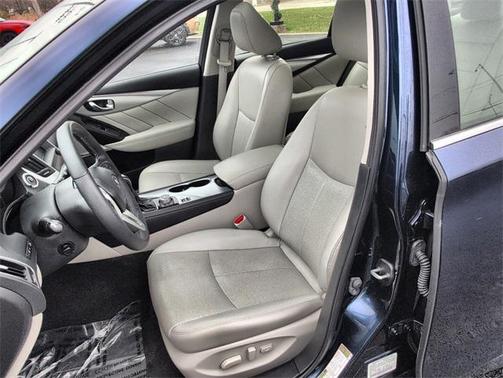 2023 INFINITI Q50 3.0t LUXE