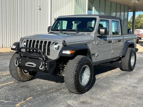 2021 Jeep Gladiator Sport