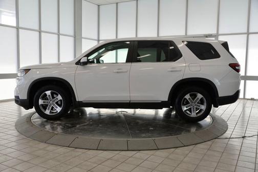 2023 Honda Pilot EX-L 8 Passenger