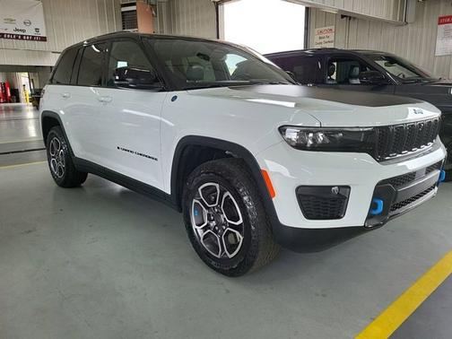 2022 Jeep Grand Cherokee 4xe Trailhawk