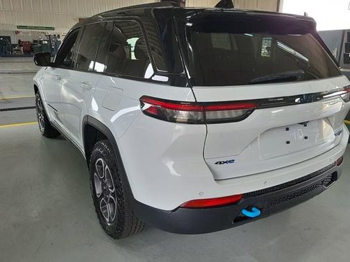 2022 Jeep Grand Cherokee 4xe Trailhawk