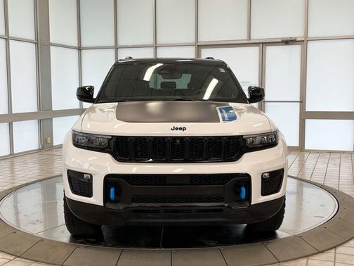 2022 Jeep Grand Cherokee 4xe Trailhawk