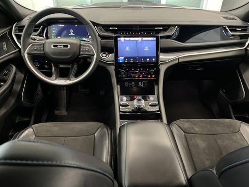 2022 Jeep Grand Cherokee 4xe Trailhawk