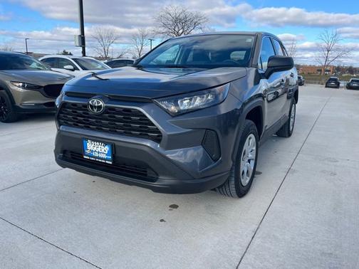 2022 Toyota RAV4 LE