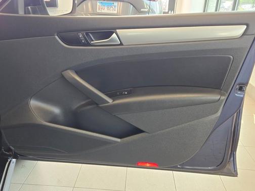 2014 Volkswagen Passat Wolfsburg Ed