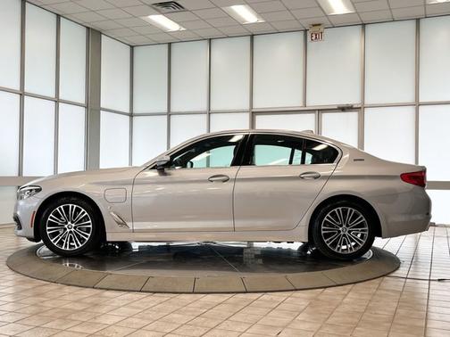 2019 BMW 530e xDrive iPerformance