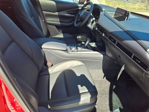 Soul Red Crystal Metallic 2026 Mazda CX-30 2.5 S Preferred