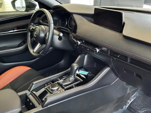 2024 Mazda Mazda3 2.5 Carbon Turbo