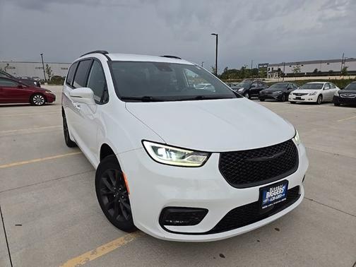 2021 Chrysler Pacifica Touring