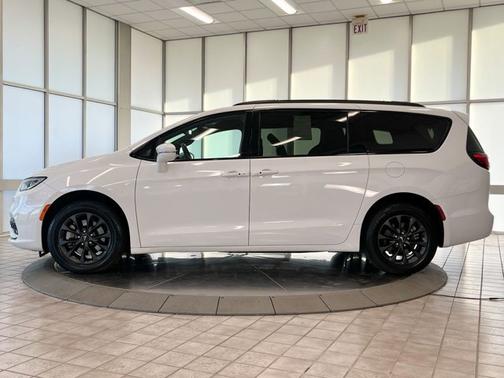 2021 Chrysler Pacifica Touring