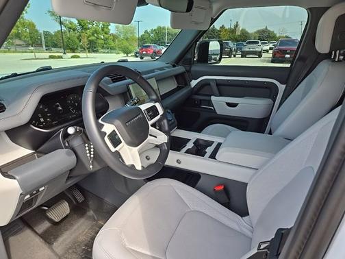 2025 Land Rover Defender S