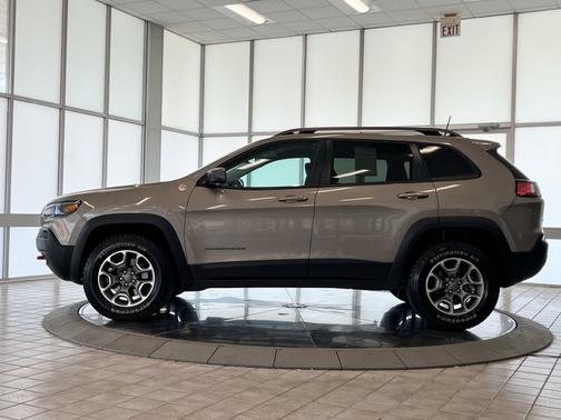 2021 Jeep Cherokee Trailhawk
