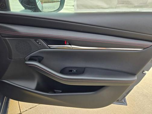 2026 Mazda Mazda3 2.5 S Carbon Edition