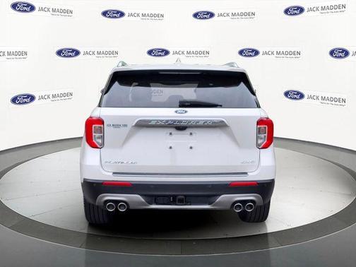 White Metallic 2023 Ford Explorer Platinum