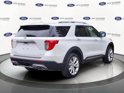 White Metallic 2023 Ford Explorer Platinum